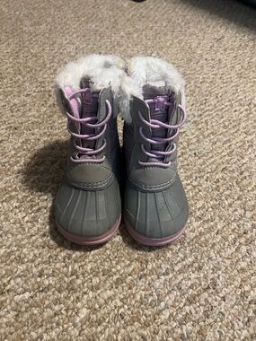 OshKosh B'gosh Gray and Pink Faux-Fur Lined Kids Boots